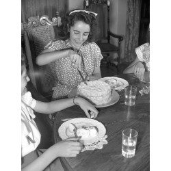 Elizabeth Taylor At Home