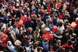 Crowded Kitzbühel, 1980, Slim Aarons
