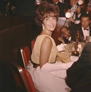 Elizabeth Taylor wins Oscar, 1961