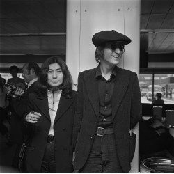 Lennon And Ono At Heathrow