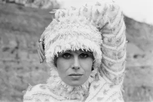 Joanna Lumley, 1976