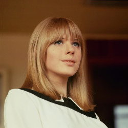 Marianne Faithfull On Tv Show