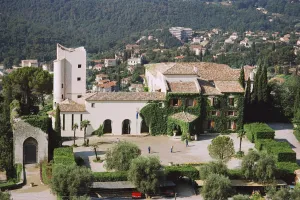 Chateau Saint-Martin, Vence 1986, Slim Aarons