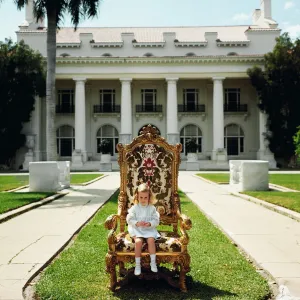 Family Chair, Palm Beach 1968, Slim Aarons