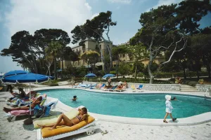 Hotel Villa Igra Pool, Taormina 1975, Slim Aarons