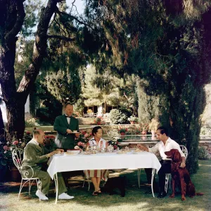 Al Fresco Tea, Harvati, juli 1961, Slim Aarons