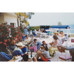 Riviera Crowd