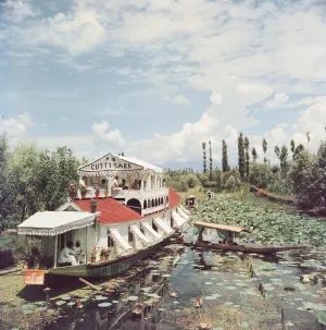 Jhelum River, Srinagar 1961, Slim Aarons