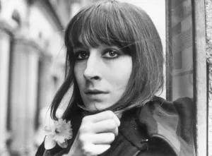 Anjelica Huston, 1971